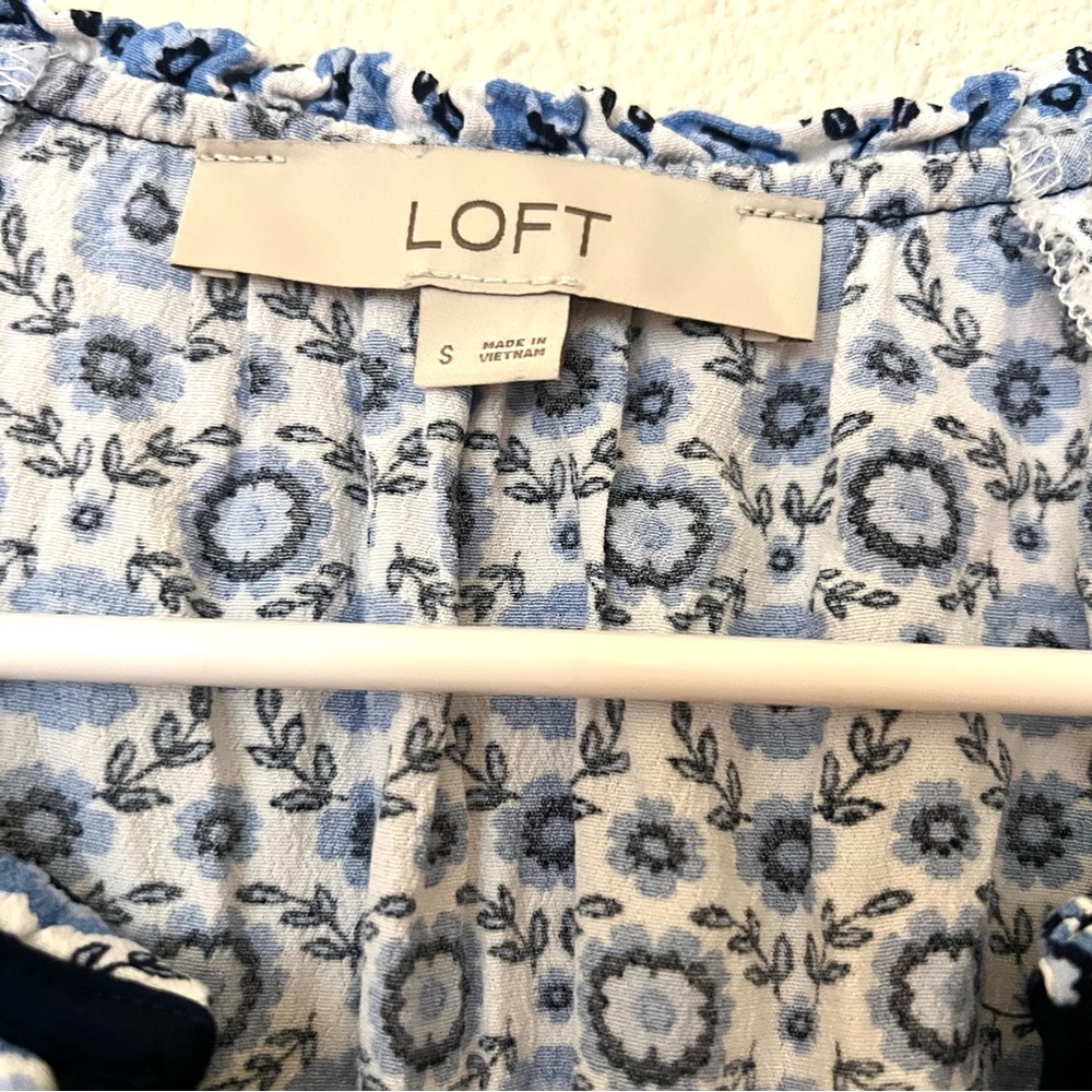 LOFT Blue and White Patterned Blouse - Picture 2 of 9